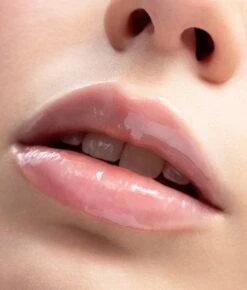 ULTRABALM 11 ULTRABALM -Scholl Fusspflege Verkäufe cliomakeup ultrabalm balsamo burro labbra nutriente idratante rigenerante ialuronico jojoba karite avocado labbra chiare