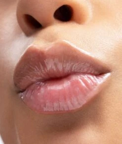 ULTRABALM 13 ULTRABALM -Scholl Fusspflege Verkäufe cliomakeup ultrabalm balsamo burro labbra nutriente idratante rigenerante ialuronico jojoba karite avocado labbra medie